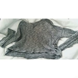 XXI ~ Grey knit crop sweater